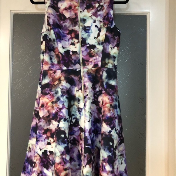 Jessica Simpson super flattering dress size 6 - Picture 2 of 6